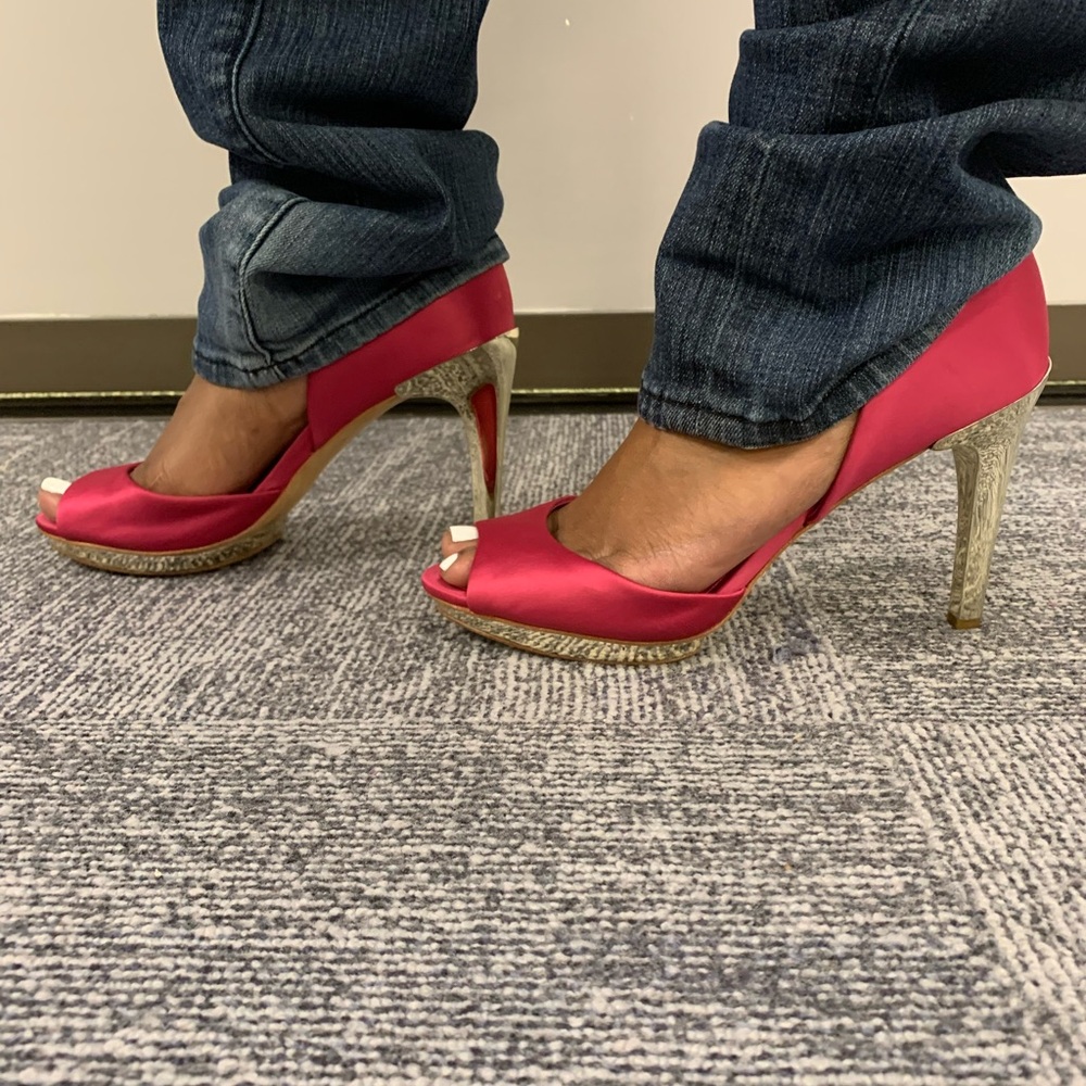 BCBGMaxazria Cerise Satin D'Orsay Pumps Heels Slip On Peep Toe Pink Size 8.5